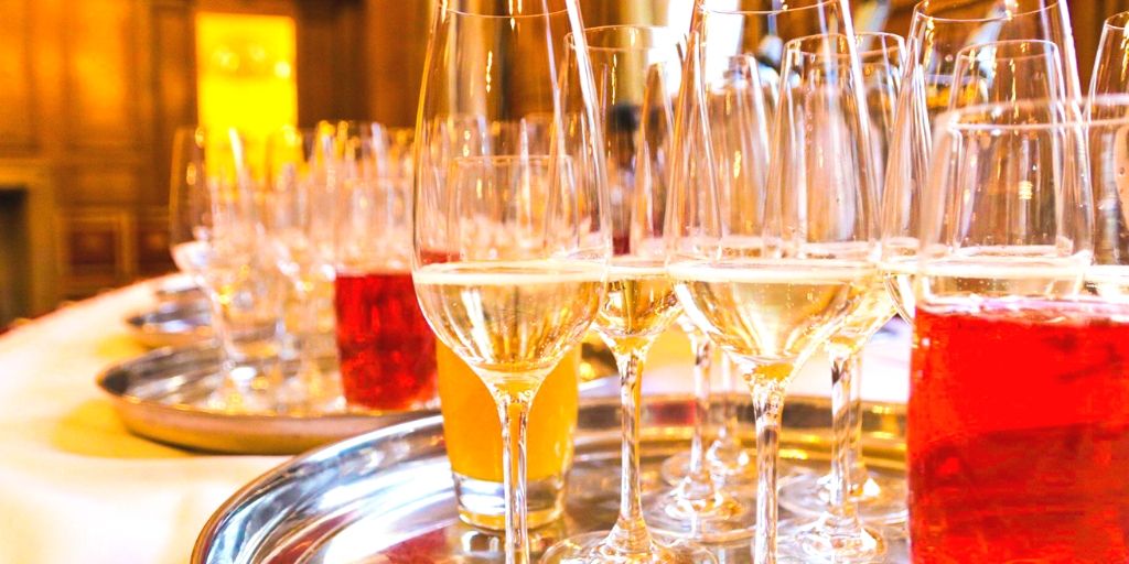 PewterersHall's tweet photo. The #worshipfulcompany of #Pewterers has its origins as a City Guild dating back to the 14th century. Situated in the hub of the city of #London by #GreshamStreet. So, expect to have an #amazing #event at this #venue, with #delicious #food and #wine
https://t.co/1FTxCyTiP6 https://t.co/higHe46yR9