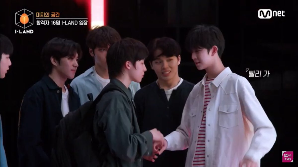 sdarkpassenger's tweet image. Ağlıycam ya kıyamam 23 üye fazlaydı ama keşke o kadar çok kişi elenmeseydi :( nasıl üzüldüler #Go_ILAND