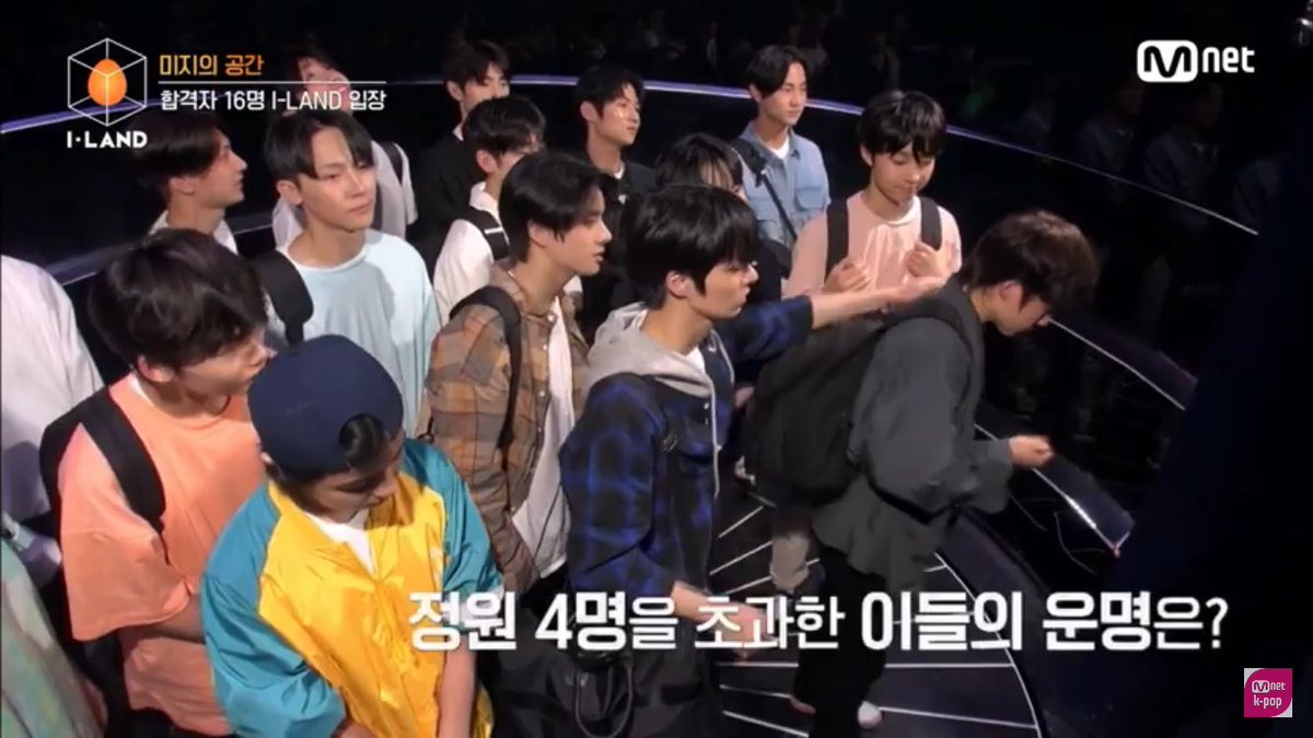 sdarkpassenger's tweet image. Ağlıycam ya kıyamam 23 üye fazlaydı ama keşke o kadar çok kişi elenmeseydi :( nasıl üzüldüler #Go_ILAND