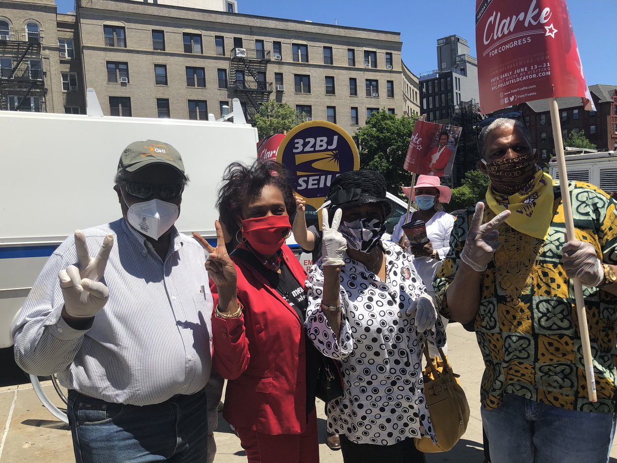 32BJSEIU's tweet photo. Congratulations @VoteYvette on your Primary Election victory! We know that you will continue to champion for working people in NY-9. #VoteYvette https://t.co/BVowmcPSE3