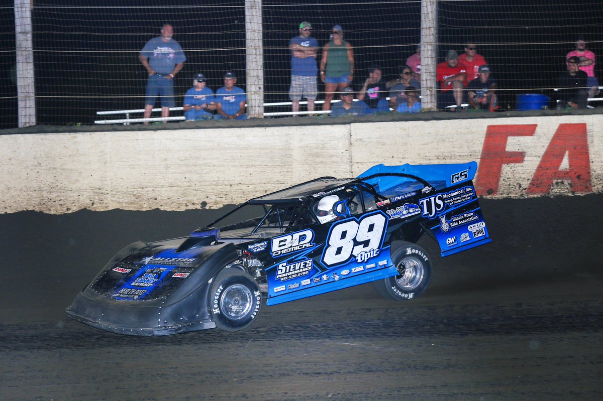 DIRTcarRacing's tweet photo. Good afternoon, race fans! #DIRTTogether pres. by @KSE_Racing 

Here’s a look at what DIRTcar Racing action is going down around the country tonight ⤵️

📸 @BrndnBmnPhotos 

• @atticaracewyprk – DIRTcar Late Models on @dirtvision pres. by @TeamDrydene https://t.co/KuJXmspYUA