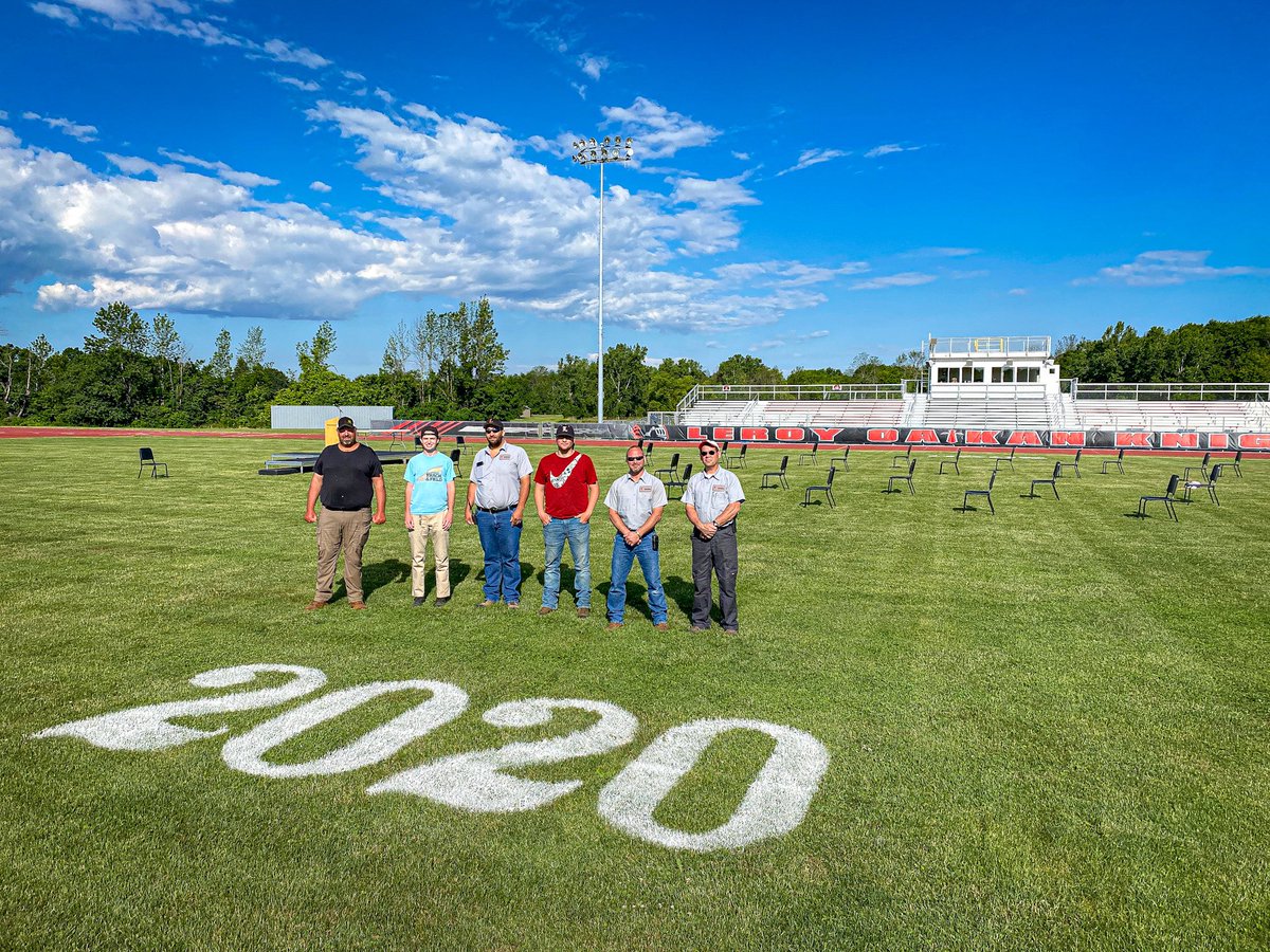 LeRoy_CSD's tweet photo. HUGE thank you to our Buildings & Grounds team who have Hartwood Park looking incredible for Graduation 2020! It is all about the details and this team crushed it!
#LeRoyPride
#ThankYouKnights
#LR20🎓❤️ https://t.co/4SK4BZSzR5