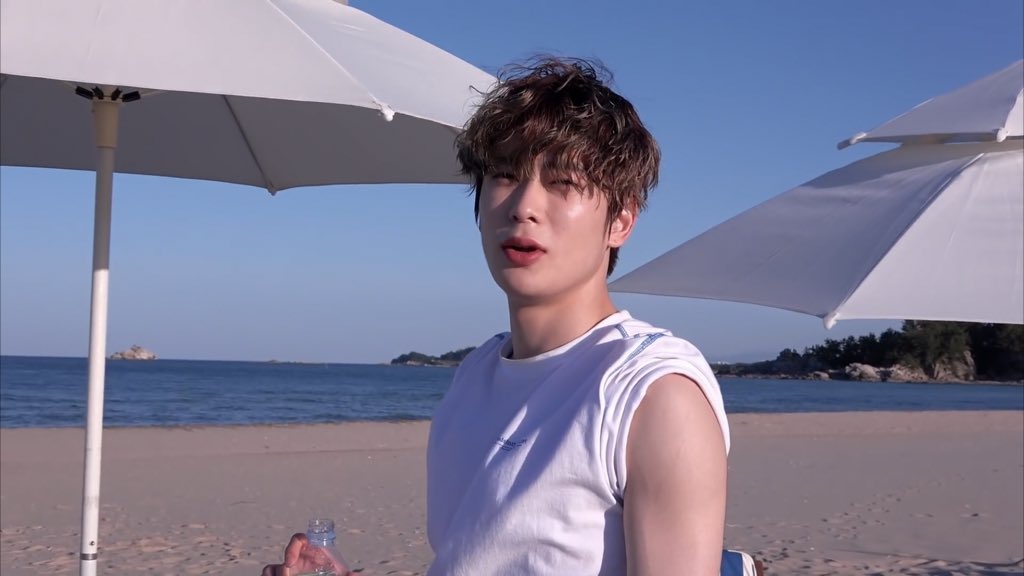 JJHLOOKS's tweet image. 