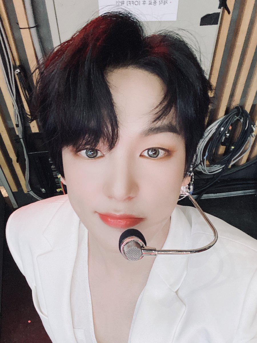NewWorld_VICTON's tweet photo. [#찬]
앨리스! 오늘 너무 즐거웠고 보고 싶었어요..🖤 그리고 잘자요..👑 https://t.co/tbekXPW4Gd
