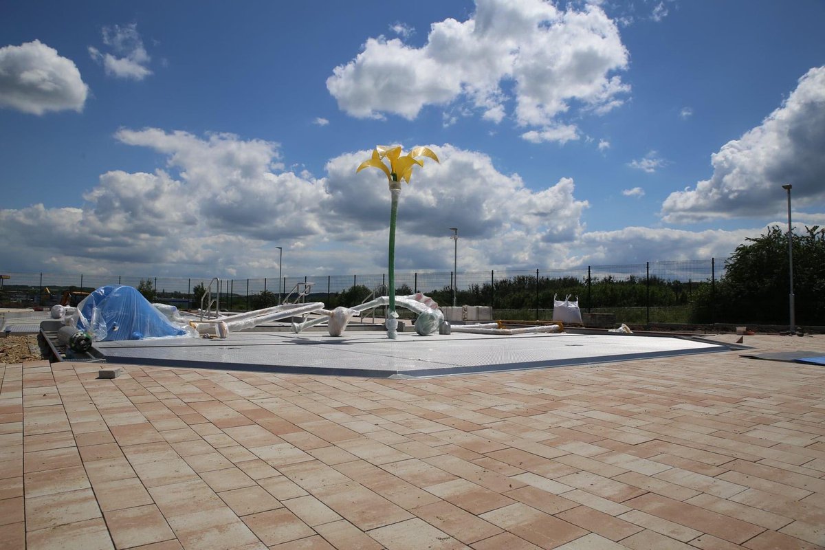 TGstacja's tweet photo. Wodny plac zabaw w Park Wodny Tarnowskie Góry coraz bliżej 💦 Koszt przedsięwzięcia to 2,5 mln zł. Otwarcie kolejnej strefy w Parku Wodnym  jest zaplanowane na lipiec❗️

#tarnowskiegory #parkwody https://t.co/3zezvJmC2X