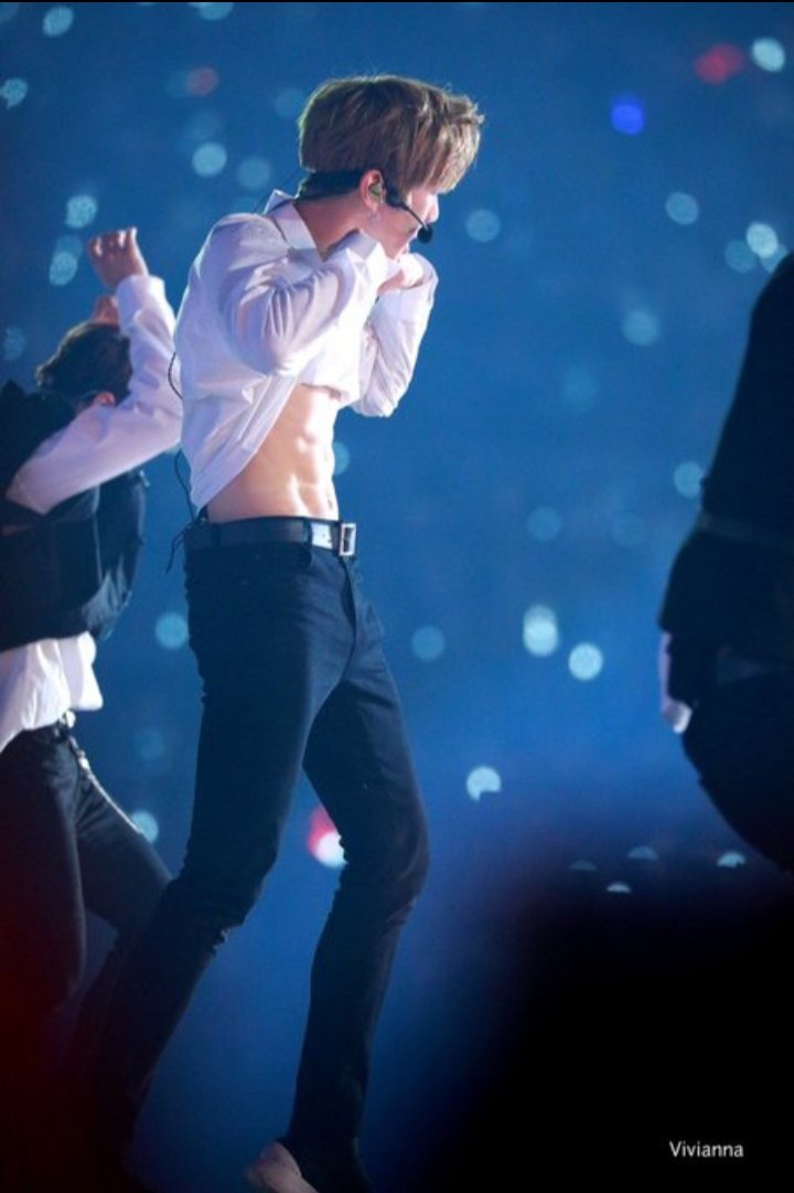 4) When I myself got confused why I like Burn It Up compared to Energetic in the past. It turned out the reason is Kang Daniel's abs. @konnect_danielk #KangDaniel #강다니엘