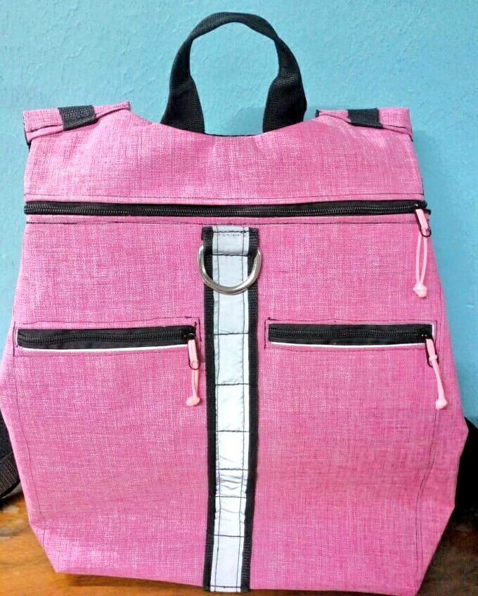 NBC_mess's tweet photo. Creemos y amamos trabajar en colaboración con nuestros amigos.
Pidan sus mochilas y riñoneras con @EdyZo pero si lo que le hace falta es gel antibacterial puede pedírselo a @MrVico1977.
Estamos orgullosos de que sean parte del #NBCTeam.
#ConsumeLocal #CDMX #FelizFinDeSemana https://t.co/OEFLw4n8qE