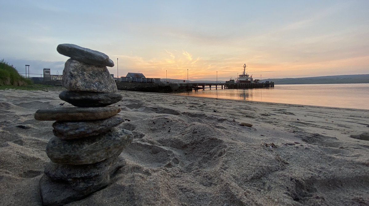 #30DaysWild day 25
Stone stacking whilst watching the sunset 🧡

#getoutside #GetOutsideStaySafe