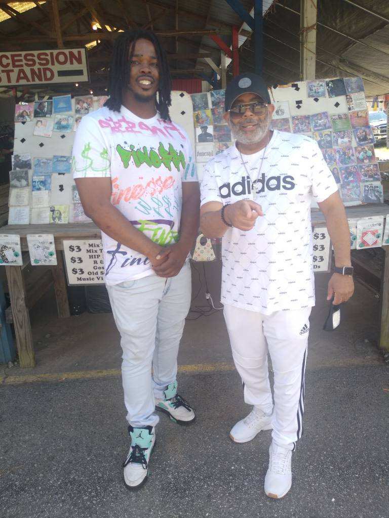 GeorgeWillisJr's tweet photo. 🎁Happy Birthday<-> #FamB🎁
✨#FamBnation& #JoeGreen✨
Live @ #ClubRodeo #Macon
Friday June 26, 2029
🌟🚀🌟🚀🌟🚀🌟🚀🌟🚀
Make sure you are in the place to support one of Macon's Rising Stars✨#HipHop #Rap
#GeorgeWillisJr #WillisInternational
#BlackLivesMatter #WillisMusicGroup https://t.co/ehvU1zQpCV