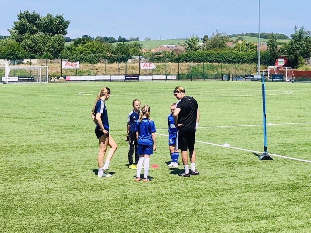 Lily Simkin (@lily_simkin) on Twitter photo Really enjoying helping out some of our mini ballers💙
Watch out, some big names for the future🤩
#bcfcfamily #oneclub
<a href="/andyelleray/">Andy Elleray</a> Really enjoying helping out some of our mini ballers💙
Watch out, some big names for the future🤩
#bcfcfamily #oneclub
<a href="/andyelleray/">Andy Elleray</a>