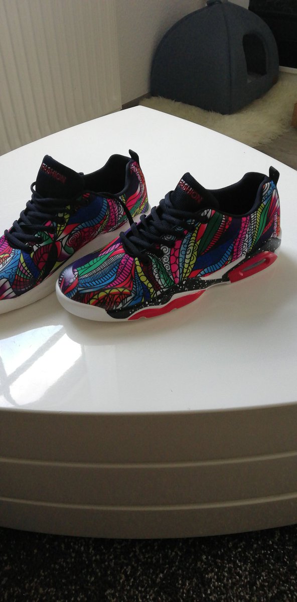 Coach__Sam's tweet photo. Meine neue sneaker Errungenschaft
#sneakers #lovesneaker #colours #gymmodel https://t.co/WPT9bpGFZA