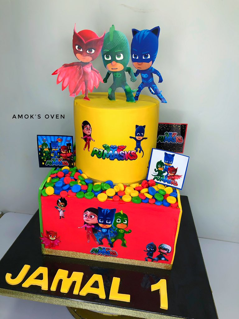 amoksoven's tweet photo. Pj mask themed cake #pjmaskcake https://t.co/tg9zqHehd6