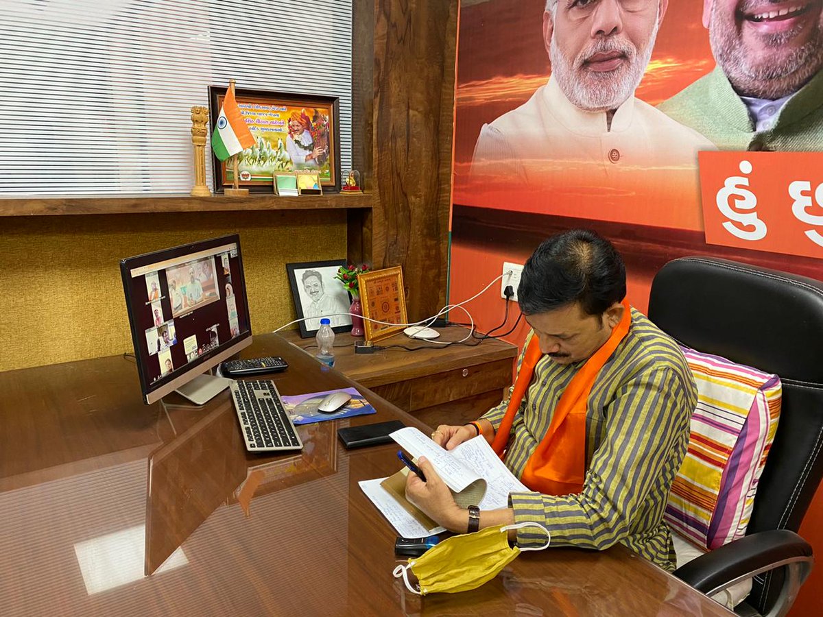 devusinh's tweet photo. નરેન્દ્ર મોદી સરકારના એક વર્ષ પૂર્ણતાના પ્રસંગે (માતર) વિધાનસભાની વર્ચ્યુઅલ સંવાદ રેલી ....

#OneYearOfModi2.0 https://t.co/egXUpI51JX