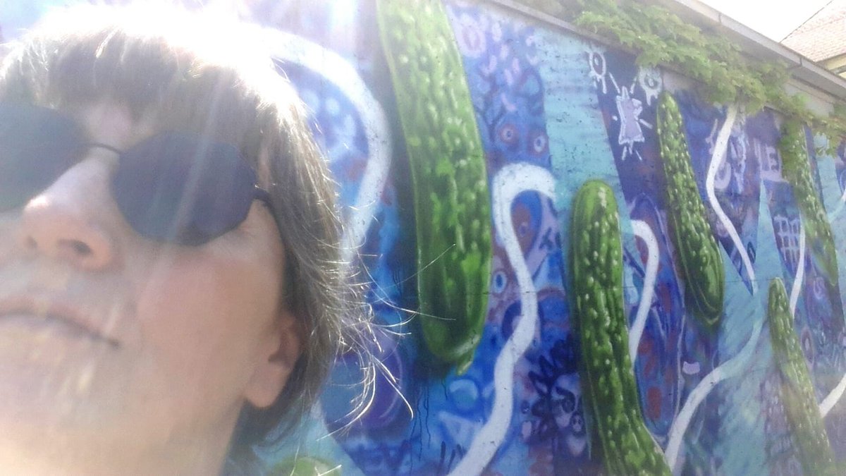 mal was ganz aktuelles twittern: eferdinger gurkerl vor eferdinger gurkerln. #eferding #peschka #gurkerl