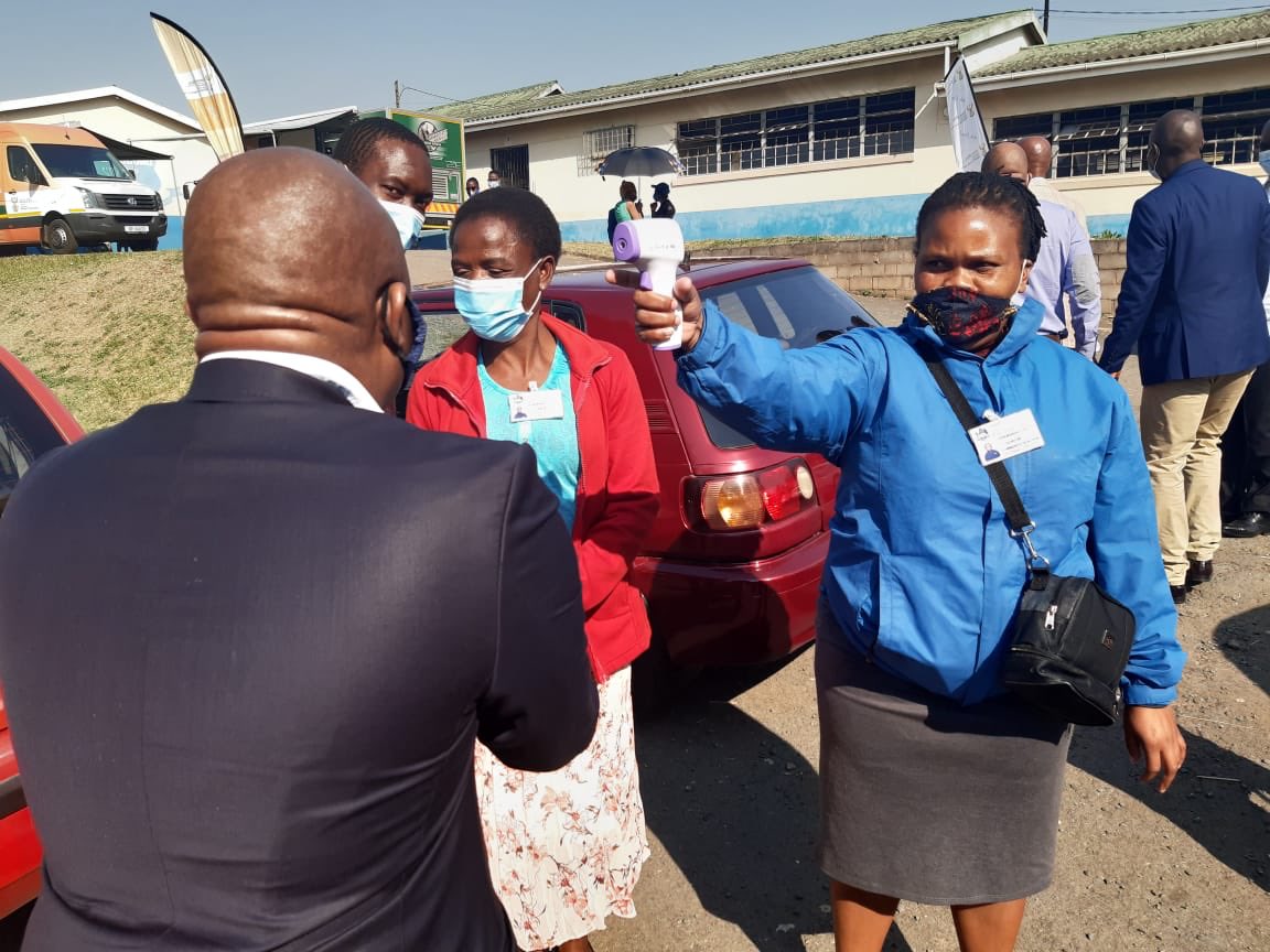 HomeAffairsSA's tweet photo. Taking precautions while ensuring that matriculants can apply for the ID documents. #YouthMonth2020 #SmartID4Matrics @DBE_SA @SAgovnews https://t.co/zS8GLbDZEa