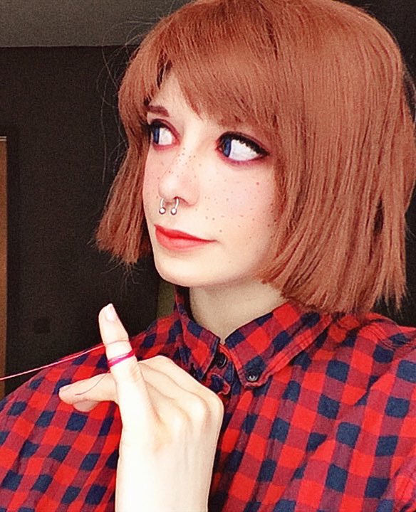 umiamai_'s tweet photo. 🌸✨Me vs Animated me✨🌸
#lifeisstrange #MaxCauldfield https://t.co/yCwMgjPyQu