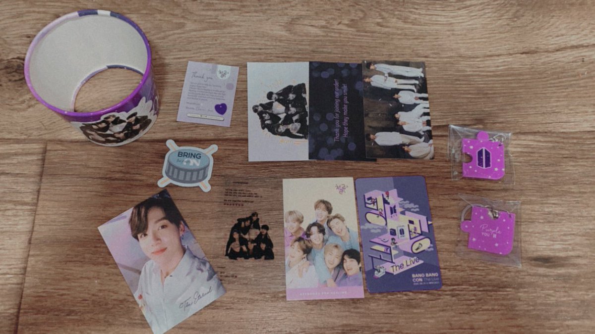 jungkooksshi99's tweet photo. @VKOOKcomGO finally!! It has arrived safely. My lucky cause i got my bias pc💜💜💜💜 @charariteam  thank you for the this set &amp; thank you @VKOOKcomGO for the GO💜💜💜 https://t.co/K8PZ9mzDFq