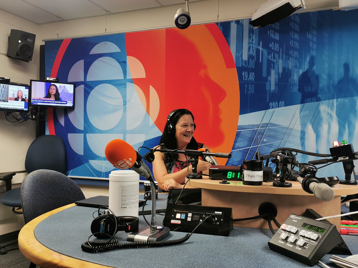 L'animatrice <a href="/dorislarouche/">Doris Larouche</a> entame sa dernière journée à Radio-Canada avant la retraite. Elle animera une ultime édition de Style libre à 15h30. L'équipe de C'est jamais pareil lui consacre sa dernière heure d'émission ce matin.  #rcsag #saglac