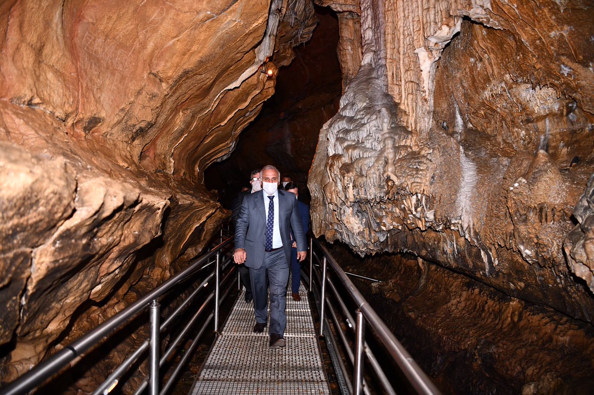 vali_zorluoglu's tweet photo. Eşsiz doğa harikası 🏞

8 kilometre ile dünyanın en uzun ikinci mağarası olarak kabul edilen Çal Mağarası... https://t.co/ZdmPbk7PcE