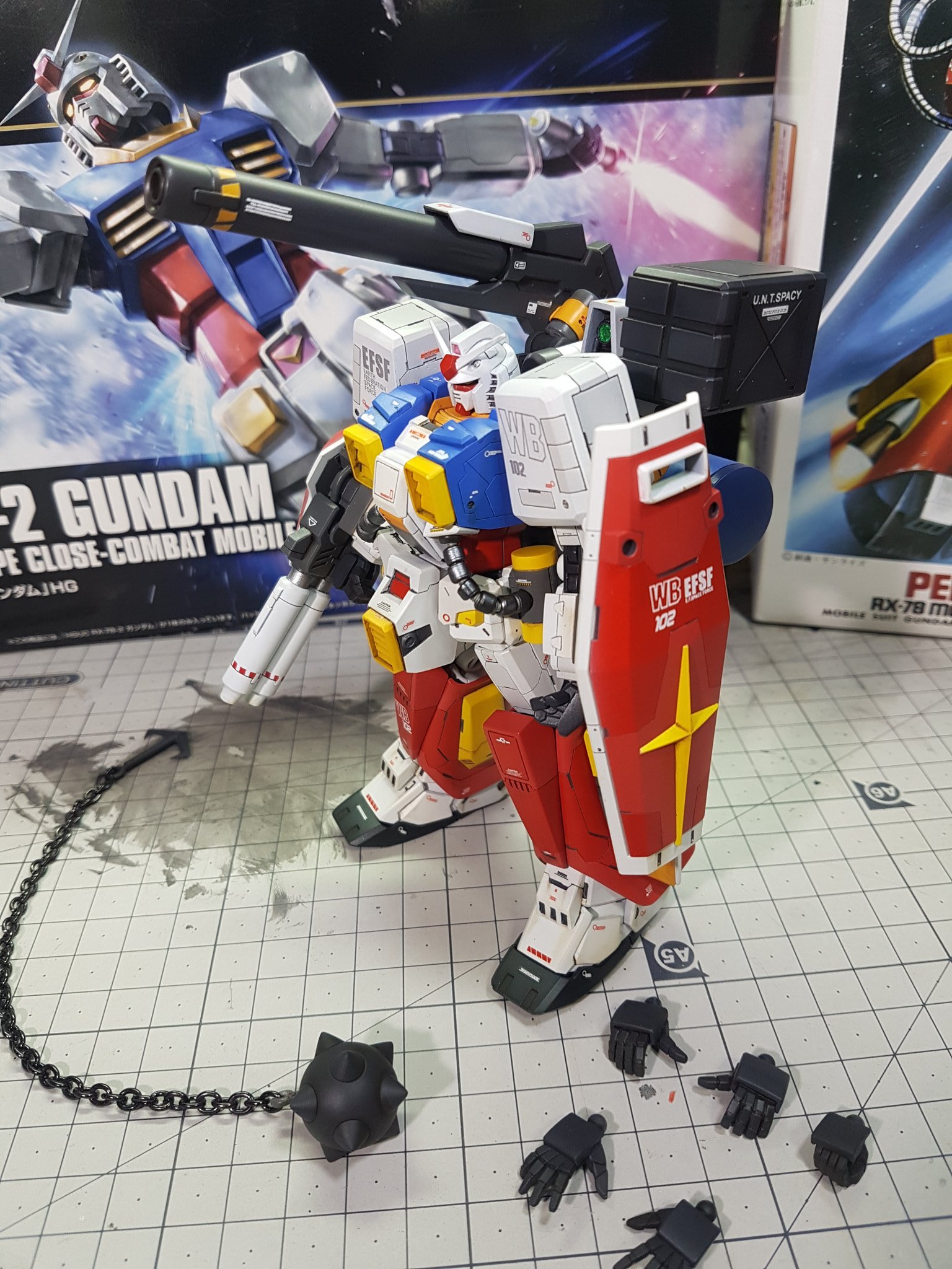 シン Pkg 校長 1 144パーフェクトガンダム やっと完成しました 背景にあるのはメインの素材です他にはスクラップや自作パーツ カトキハジメ氏 セイラマスオ氏 上原みゆき氏の作品のデサインを参考して自分なりに作りました 制作中は楽しかったです