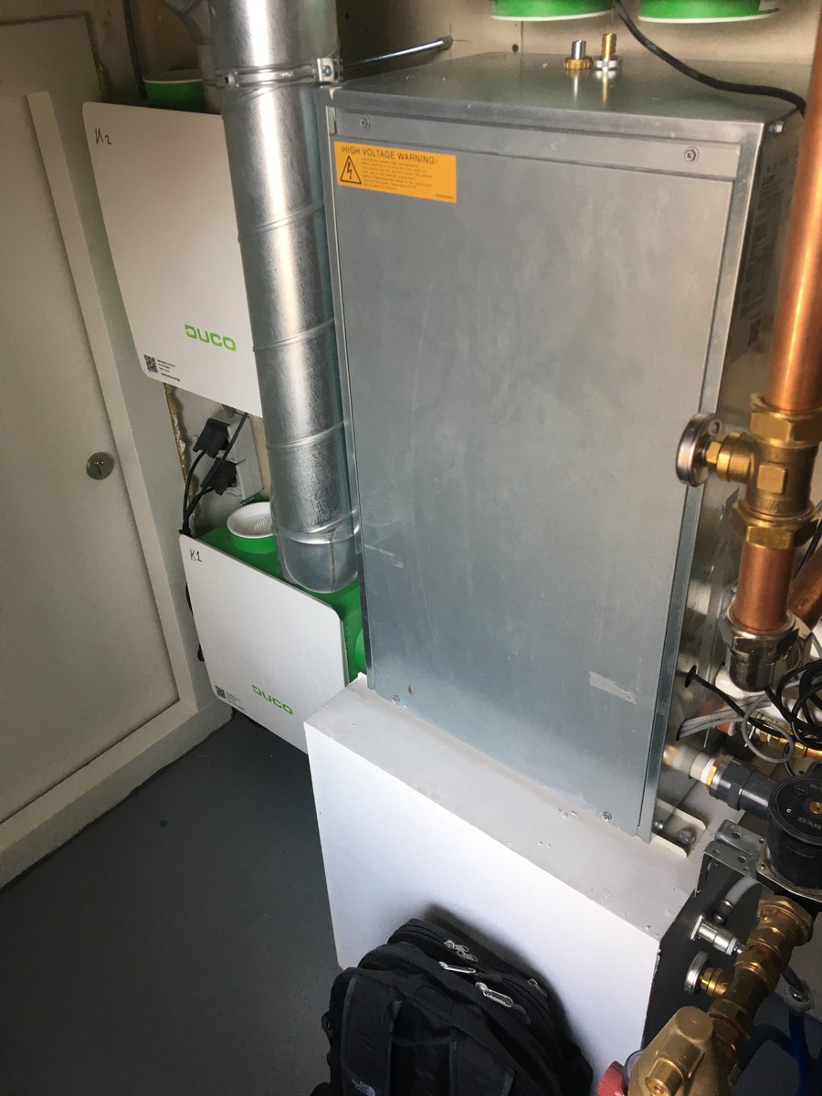 lesscherinstall's tweet photo. Anegang Boutique Hotel

Onlangs hebben wij in opdracht van AKOR Bouw een karakteristiek gebouw in Haarlem verbouwd tot zes hotelkamers en één loft woning. https://t.co/qd9513ealv