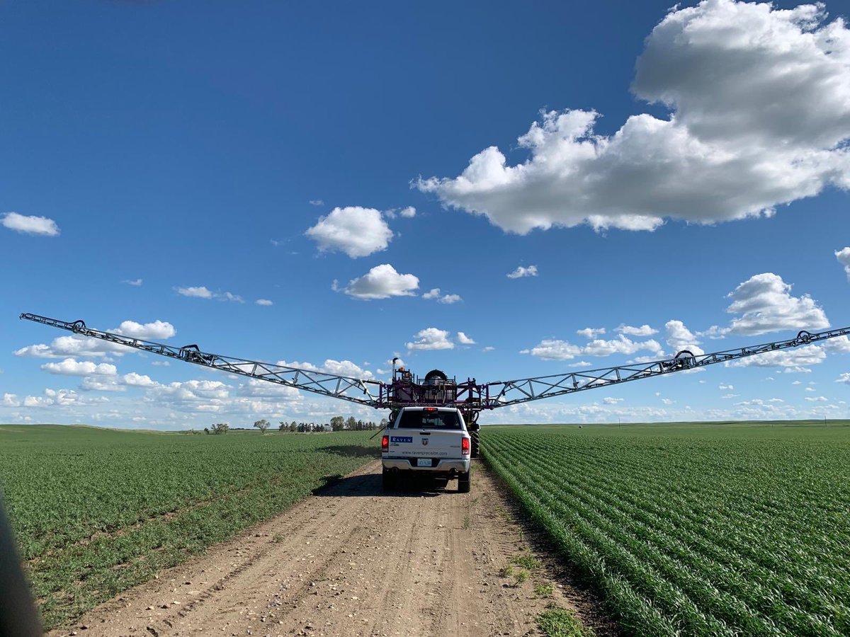 DerekTargerson's tweet photo. Managed grab this photo yesterday. That 120ft boom can eat up a lot of acres. If a robot was doing your spraying, what other tasks could you focus on? @RavenPrecision #westcanag #agtwitter #SeeDotRun https://t.co/CDlIUb0Ghk