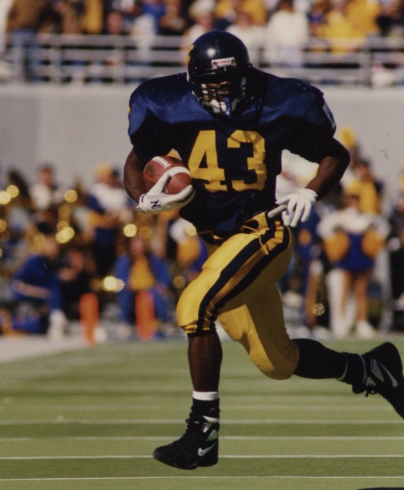 TDC_Show's tweet photo. Happy Birthday, Robert Walker !! What is your favorite Robert Walker memory ? #wvnative #hailWV #WVU https://t.co/UCfoJoQBEa