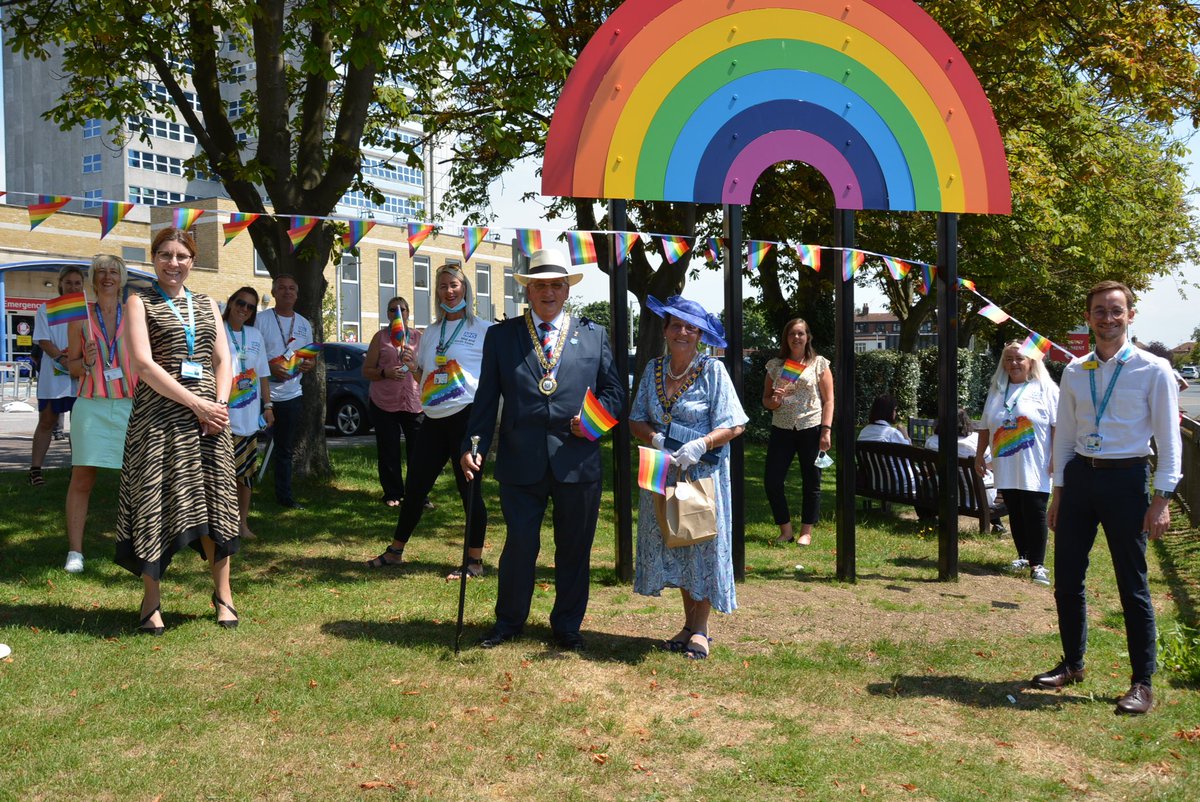 Today the Mayor, Cllr John Lamb, was delighted to visit @SouthendNHS to join staff at their #PRIDE2020 picnic. @SouthendBC