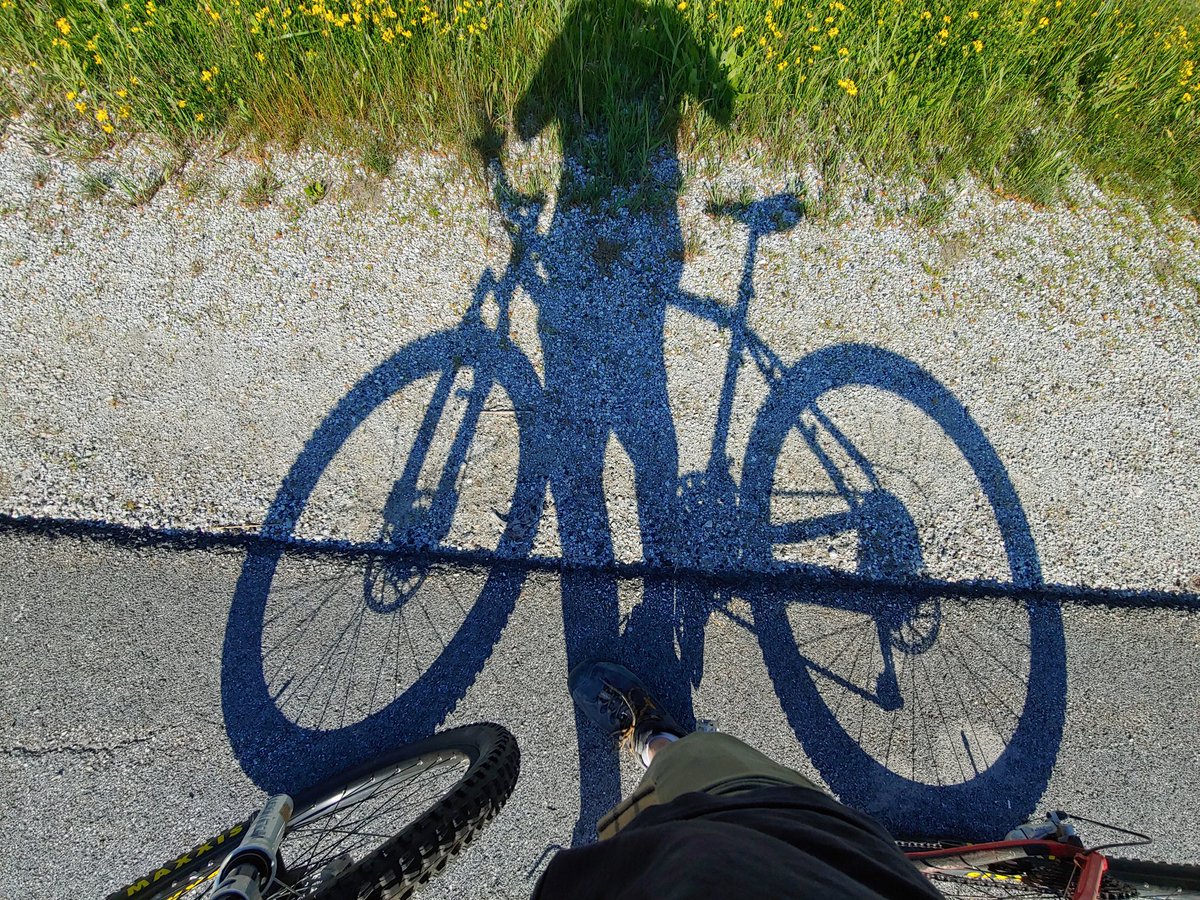 mountaininnvt's tweet photo. Rise and Shine, It's Dirt Shredding Time @KillingtonMtn amazing day for you #mountainbikers #killington #vermont #mtb2020 https://t.co/x2keSQeNyl