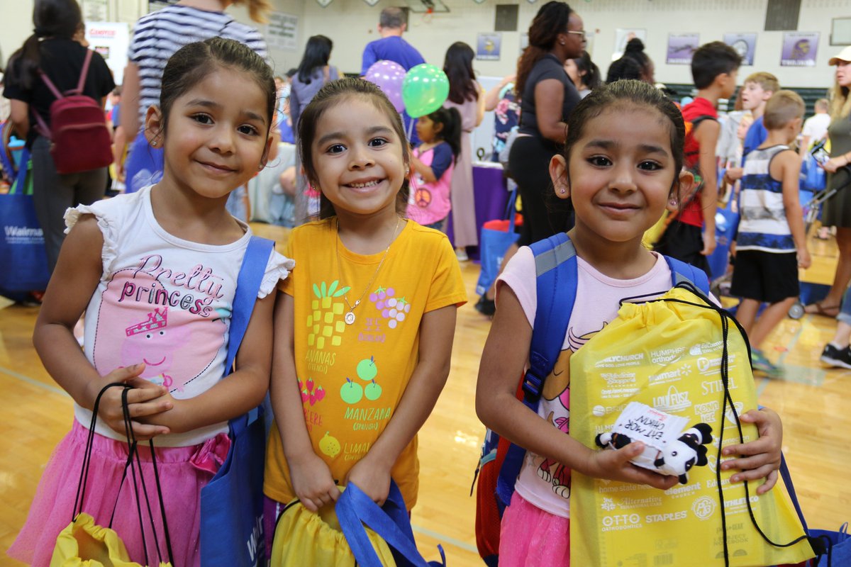 WSDinfo's tweet photo. Registration has opened for vendors for the Back to School Fair on August 25! New location this year @WSDLibertyHS. We are working on social distancing plans, but our goal is to still hold this valuable outreach event for our families.
https://t.co/BOMGtxUTzg. #WeAreWentzville https://t.co/z6njCodIPx