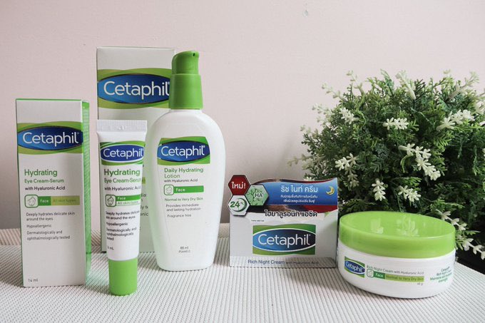 iamreviews's tweet photo. เซตนี้ของ #Cetaphil ดีมากชอบทุกตัวเลย โดยเฉพาะไนท์ครีม ทาแล้วผิวชุ่มชื้นมากตื่นเช้ามาผิวดูอิ่มฟูสุด ดูเปลั่งเปล่งเหมือนบำรุงครีมหลายตัวเลย ตัวอายครีมกับโลชั่นเขาก็ดี ผิวแพ้ง่ายใช้ได้แน่นอน ช่วงนี้มีโปรด้วยลดเพิ่ม 20% ที่ Lazada เลยย  #ไว้รีวิวห้ามขายของโว้ยย #ใช้ดีบอกต่อ https://t.co/0I0V2SGpF7