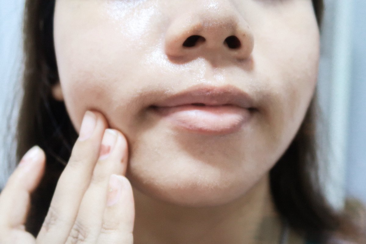 iamreviews's tweet photo. เซตนี้ของ #Cetaphil ดีมากชอบทุกตัวเลย โดยเฉพาะไนท์ครีม ทาแล้วผิวชุ่มชื้นมากตื่นเช้ามาผิวดูอิ่มฟูสุด ดูเปลั่งเปล่งเหมือนบำรุงครีมหลายตัวเลย ตัวอายครีมกับโลชั่นเขาก็ดี ผิวแพ้ง่ายใช้ได้แน่นอน ช่วงนี้มีโปรด้วยลดเพิ่ม 20% ที่ Lazada เลยย  #ไว้รีวิวห้ามขายของโว้ยย #ใช้ดีบอกต่อ https://t.co/0I0V2SGpF7