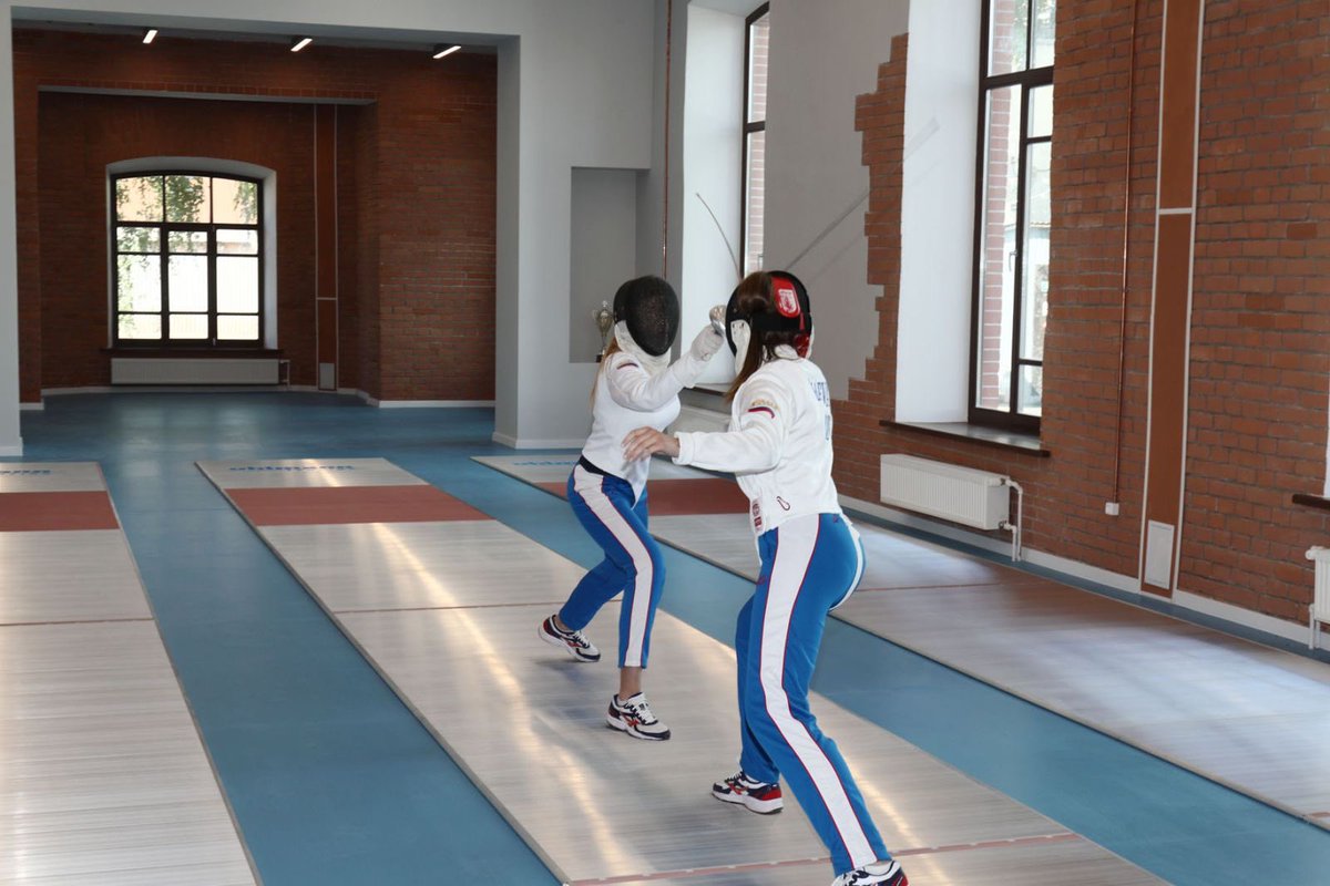 В #Самара после ремонта откроется Фехтовальный центр. Он располагается в здании дореволюционной постройки, которое полностью отреставрировано с сохранением первоначального архитектурного облика 👍 . Глава Самары <a href="/E_Lapushkina/">Елена Лапушкина</a> осмотрела результат работ ➡️ samadm.ru/media/news/259…