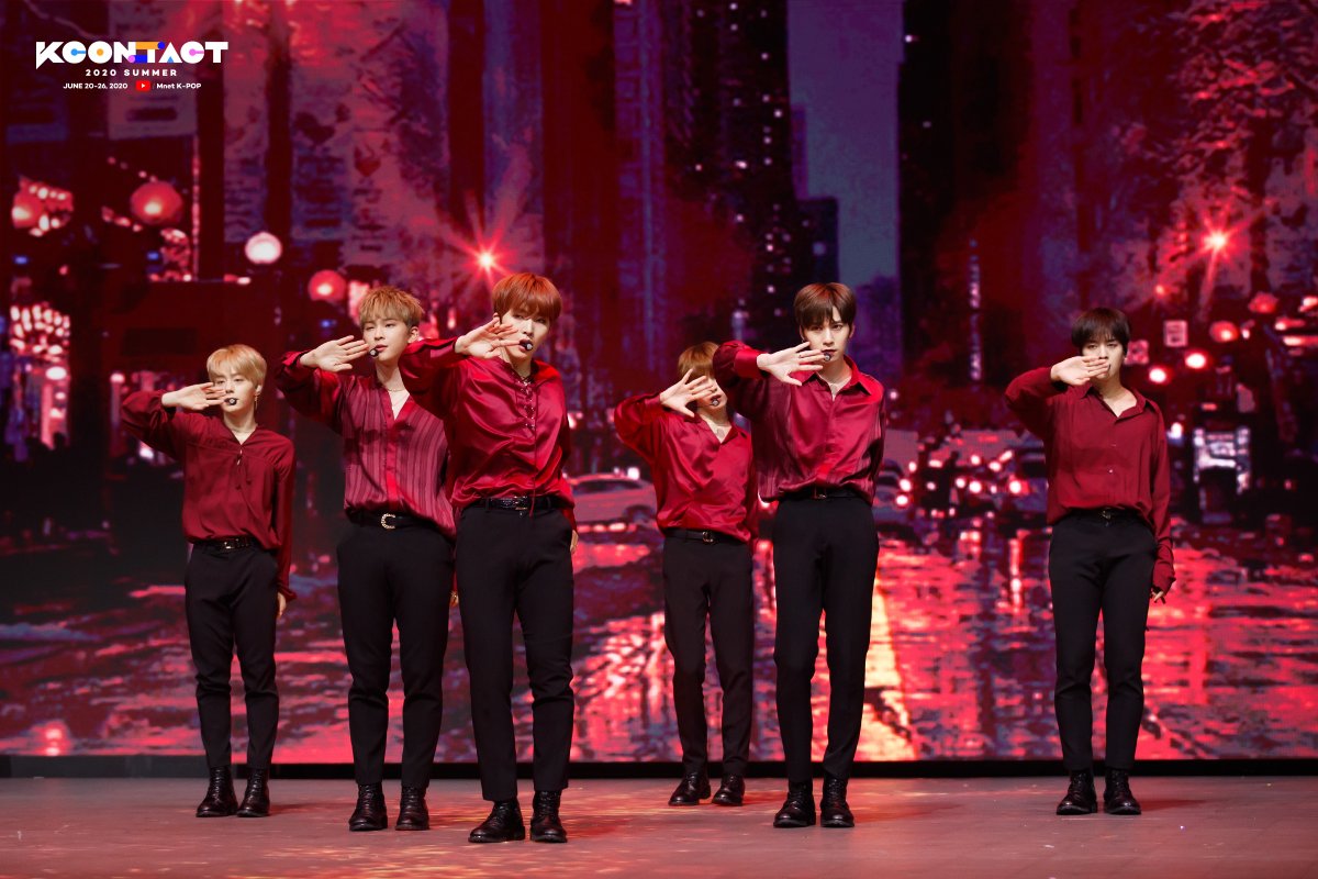 KCON_official's tweet photo. [KCON:TACT 2020 SUMMER] DAY 7 #ONEUS

We love @official_ONEUS to the moon and back!

▶WATCH #KCONTACT NOW: https://t.co/r2LY9moQI2 
#KCON #KCON2020 #LetsKCON247 https://t.co/TtoFzWZsPX