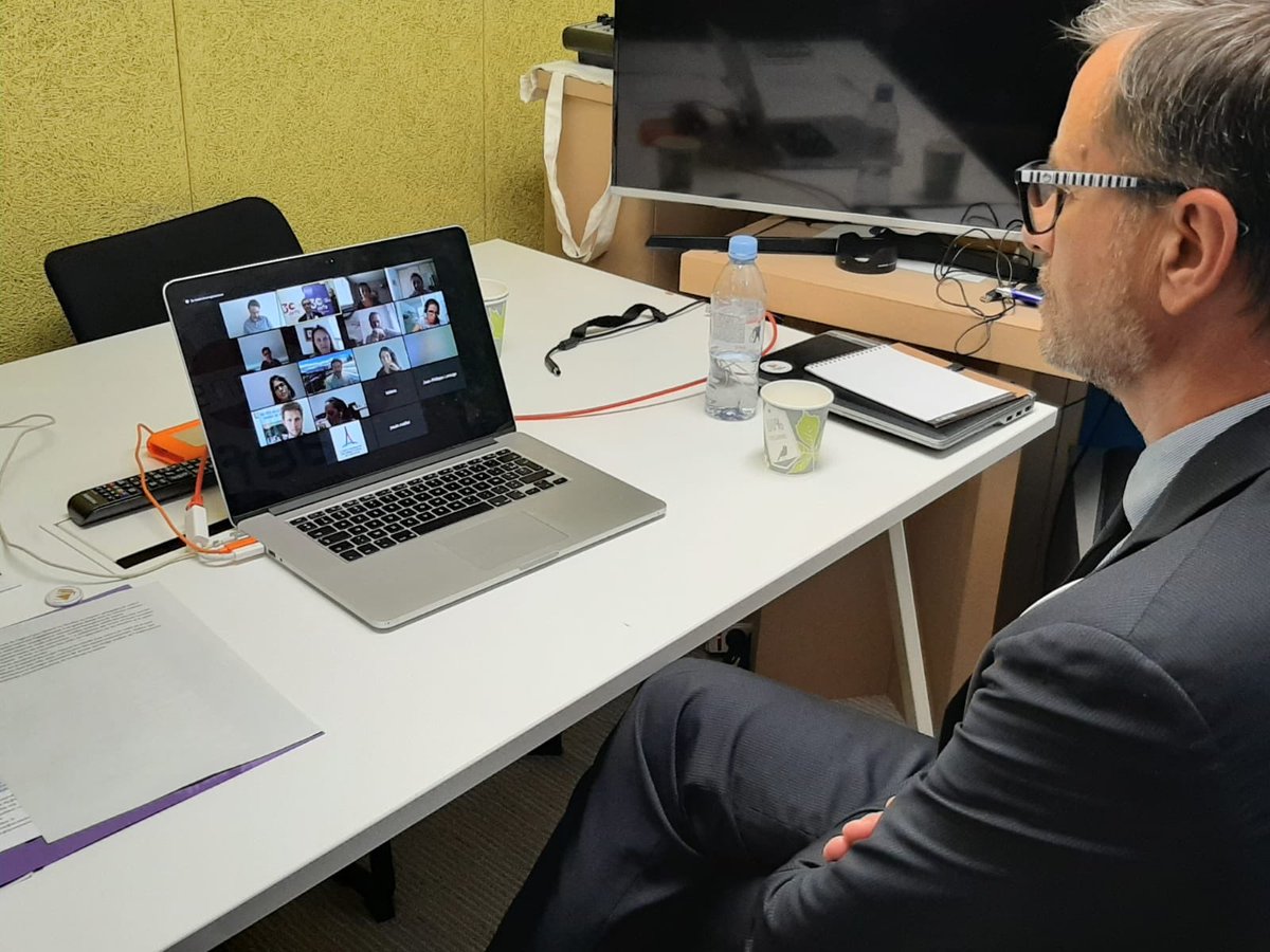 dorian_roque's tweet photo. 👩💻 Retour sur les #webinaires organisés par l’#AEFE pour les chargés de #communication des lycées #français du monde🌍
🔝des échanges nourris pour partager les expériences de la #continuitépédagogique 💻, la communication de crise & la préparation de rentrée 2020 📆
#RefcomAEFE https://t.co/EoABfsaNil