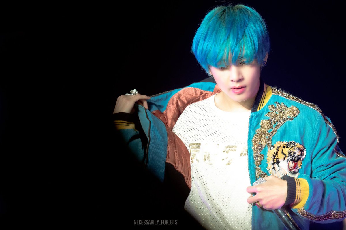 Tae_VVante's tweet photo. 💙 #StayGold ⚜💙✨🦋
#KimTaehyung #V #VANTE #Singularity #Scenery #SweetNight #WE_PURPLE_V #7ToEnternityWithBTS #BTS #태형 #방탄소년단 #VBtsM @BTS_twt
📸 @aspire_for_BTS ✨ https://t.co/rElbkPytGS