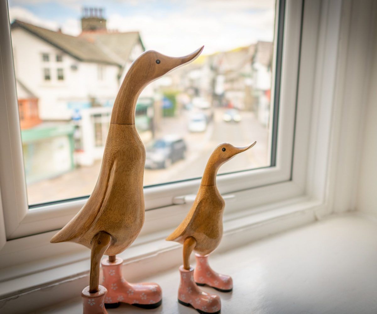 HerdyCottages's tweet photo. ❤️ SAVE 10%  on dates in July &amp; August ❤️  Central Windermere, 2-Bedroom Apartment with parking for one car.  Short-breaks are available.
View Details >> https://t.co/1QWEu2DRZD https://t.co/FEYxQbF6Kh