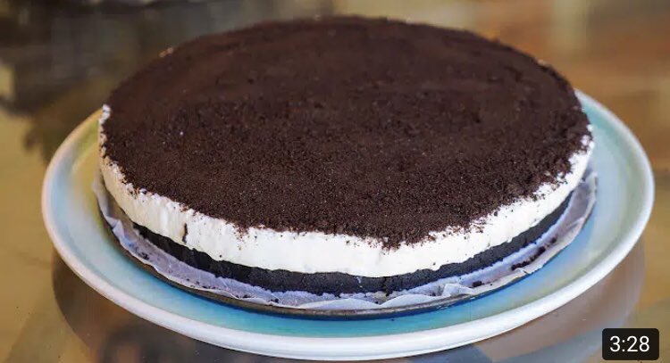 GUSTMediterran1's tweet photo. Tarta Oreo SIN HORNO - Galleta gigante Oreo https://t.co/FL8VZuK57u vía @YouTube #galletagigante #oreo #cocinafacil #happybirthday #cake https://t.co/5GqhSkl1Nl