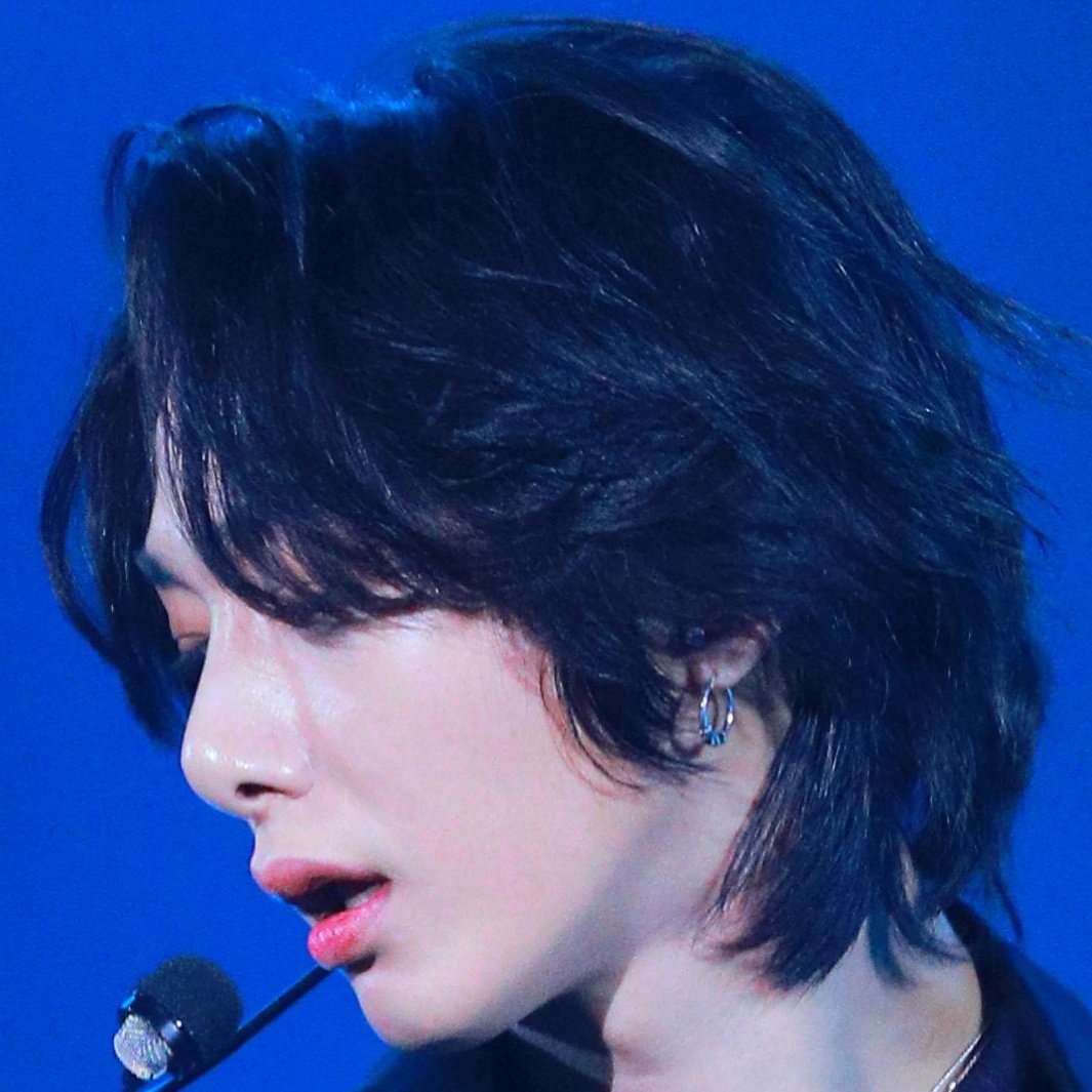 Hyungwon side profile: the aesthetic thread 