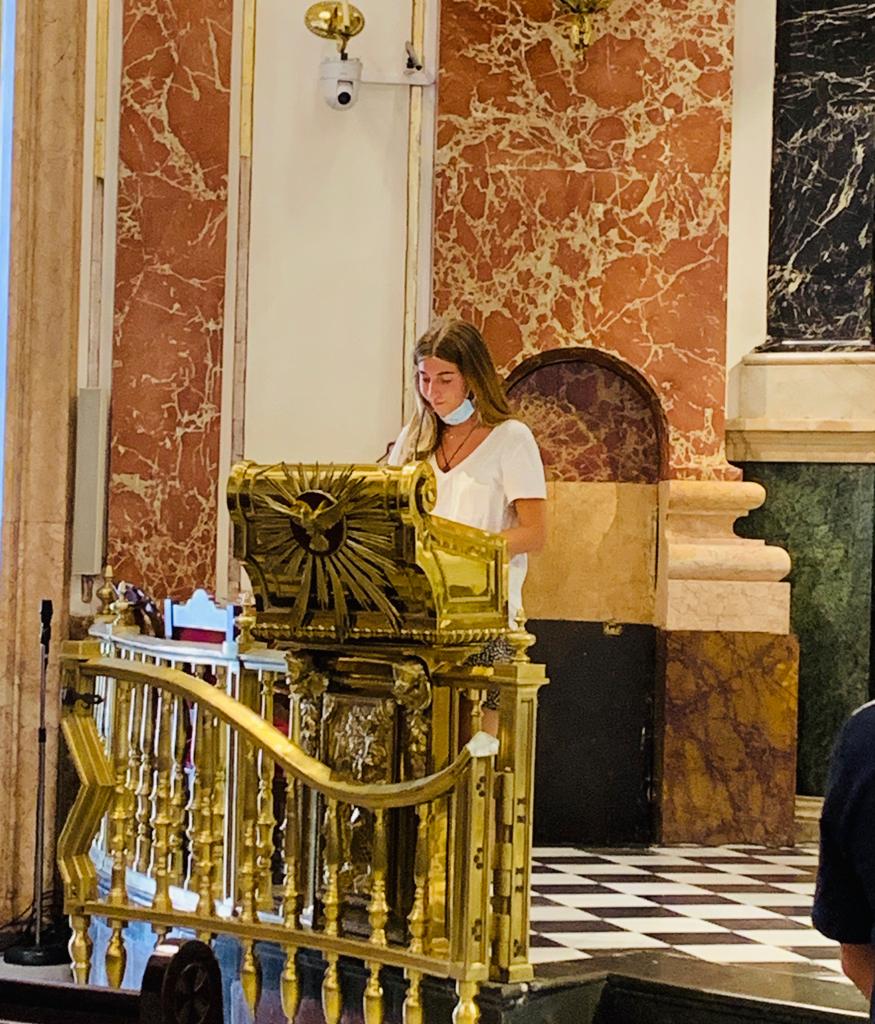 cumbresschool's tweet photo. Hoy, con nuestra #promoción34 de 2BACH., hemos ido en Peregrinación a la Virgen de los Desamparados para encomendar a su protección a toda la familia Cumbres y pedir su intercesión para su próximo reto en las EBAU.
#FamiyFirst #ProudtoBeCumbres #AlumnosRC https://t.co/AJLuEwaR7z