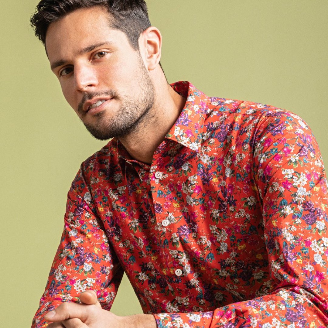 GARMANY's tweet photo. What to wear. From the best work-to-weekend looks, get pops of color with Rodd & Gunn. Open today 11-5 PM 732.576.8500 ๐
.
.
.
#roddandgunn #cotton #vibrantprints #linen #buffalocheck #mensfashion #fourthofjuly #expertstylists #popsofcolor #menswear #fashion #weekend #relax https://t.co/3co2WYo18V