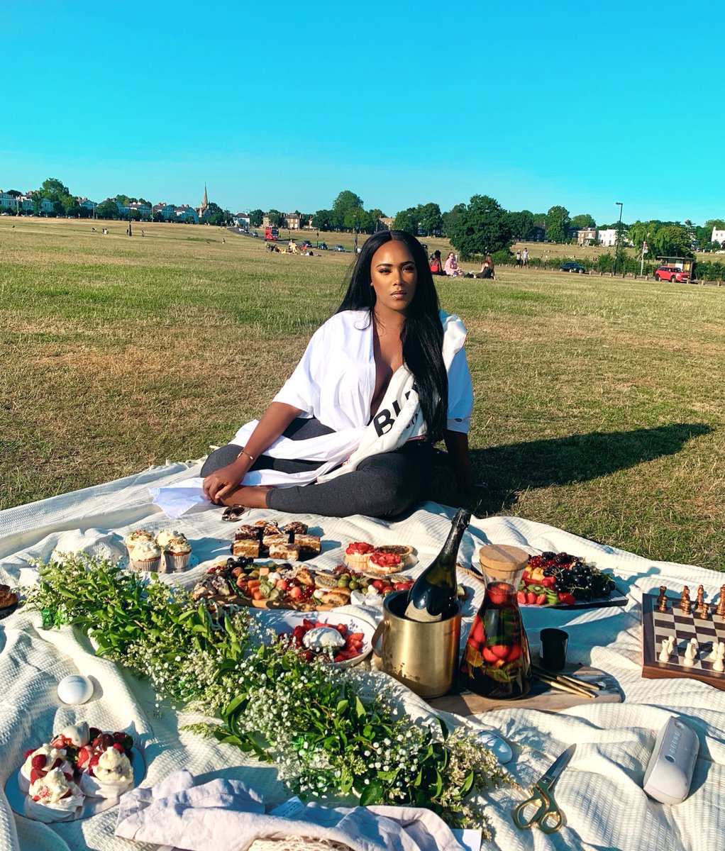 I heard picnics are the new restaurant...