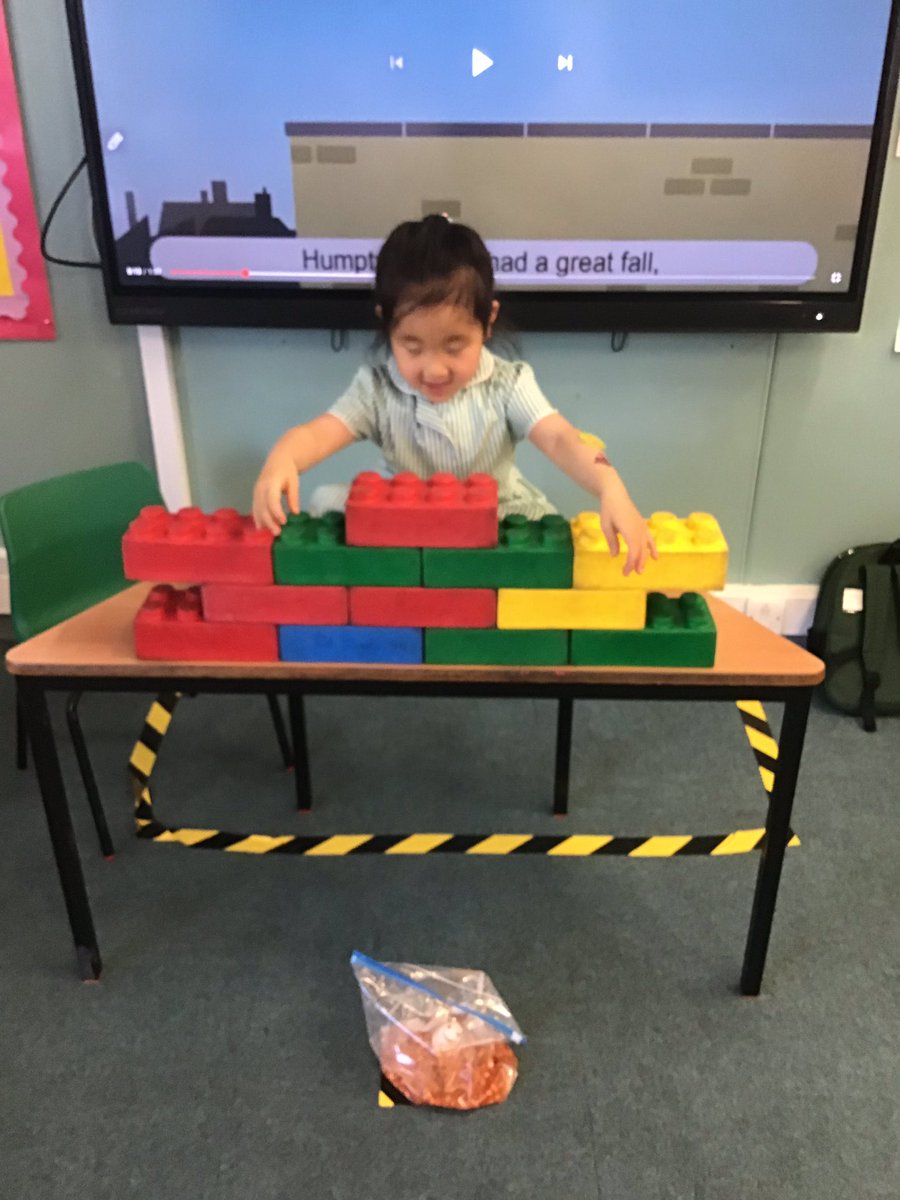 ChicksMPS's tweet photo. Humpty Dumpty sat on the wall ... 🥚 We loved doing the science experiment and predicting what would happen 🙌🏽 https://t.co/JbvAib0zoH