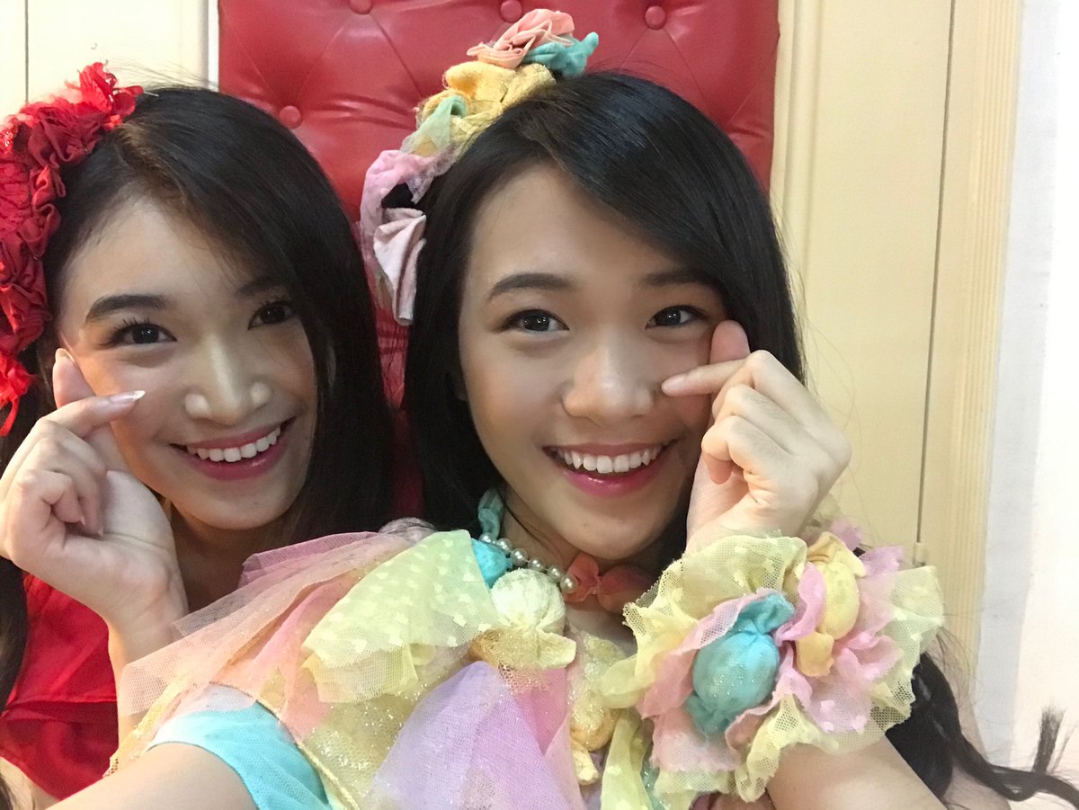Celine_tzh's tweet photo. Makasih yaa buat yang sudah nonton RCTI+ hari inij🥰🥰 semoga minggu depan ada lagi yaaa😍😍 ada foto sama ci @N_ShaniJKT48 🙈🙈 @RCTIPlus  #RCTIPlusxJKT48Theater https://t.co/pE3OpF6uHj