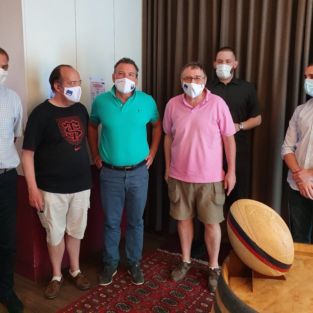 Jour de reprise hier au Rugby Club. Le plaisir en  toute sécurité !! Le restaurant et le bar sont ouverts... La vente à emporter et les livraisons à domicile continent !!
A très bientôt ❤🏉❤🍹🥂🥃❤🏉❤