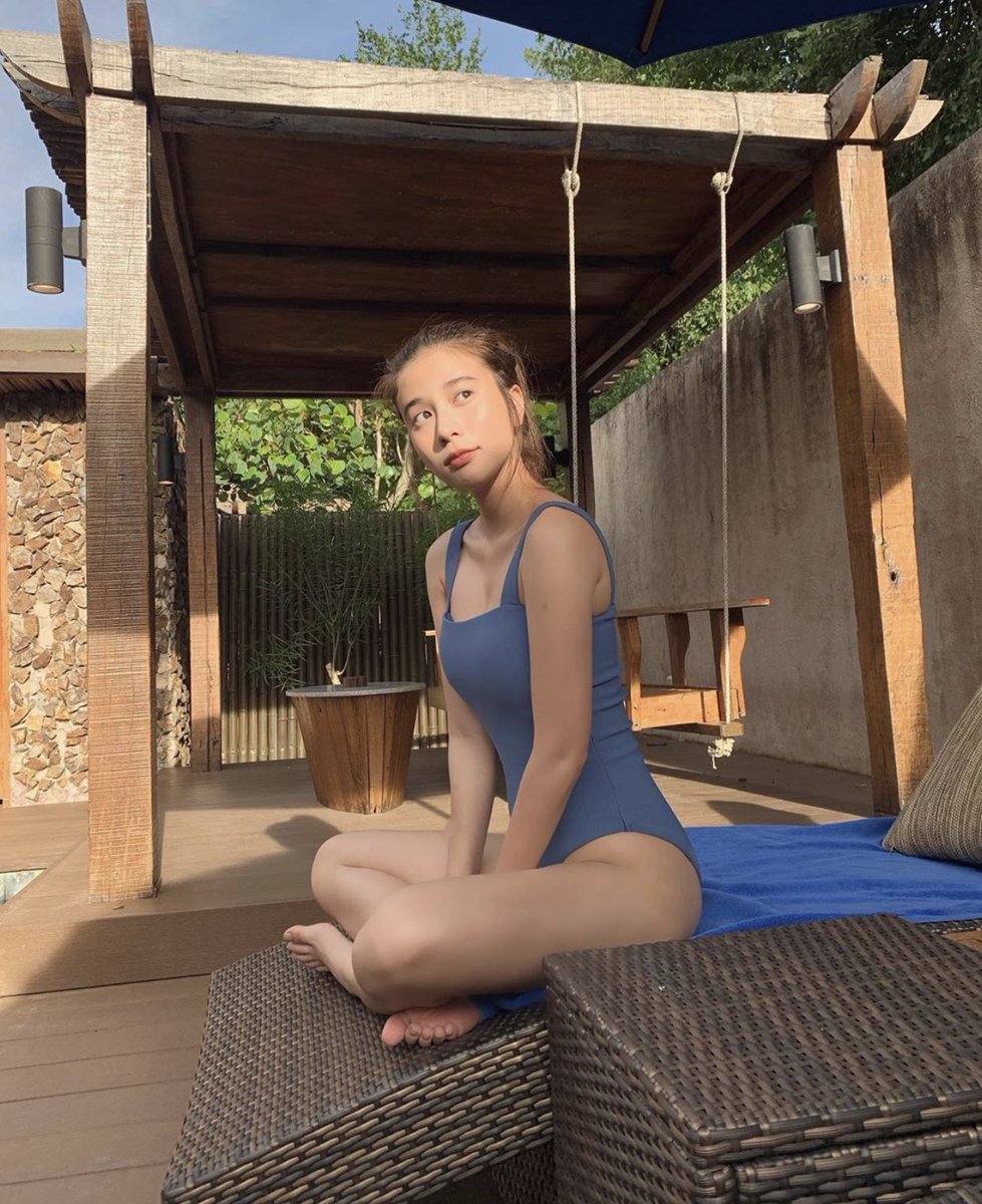 UnderbedDara's tweet photo. ชีเก้าในชุดว่ายน้ำ = น่ารักใจสั่นมากกก

แงงง อิจหน้า อิจผิว อิจหุ่น อิจขา อิจทุกอย่างที่เป็นเธอแล้ววว

#ใต้เตียงดารา #เก้าสุภัสสรา https://t.co/GWHGcxaYkW