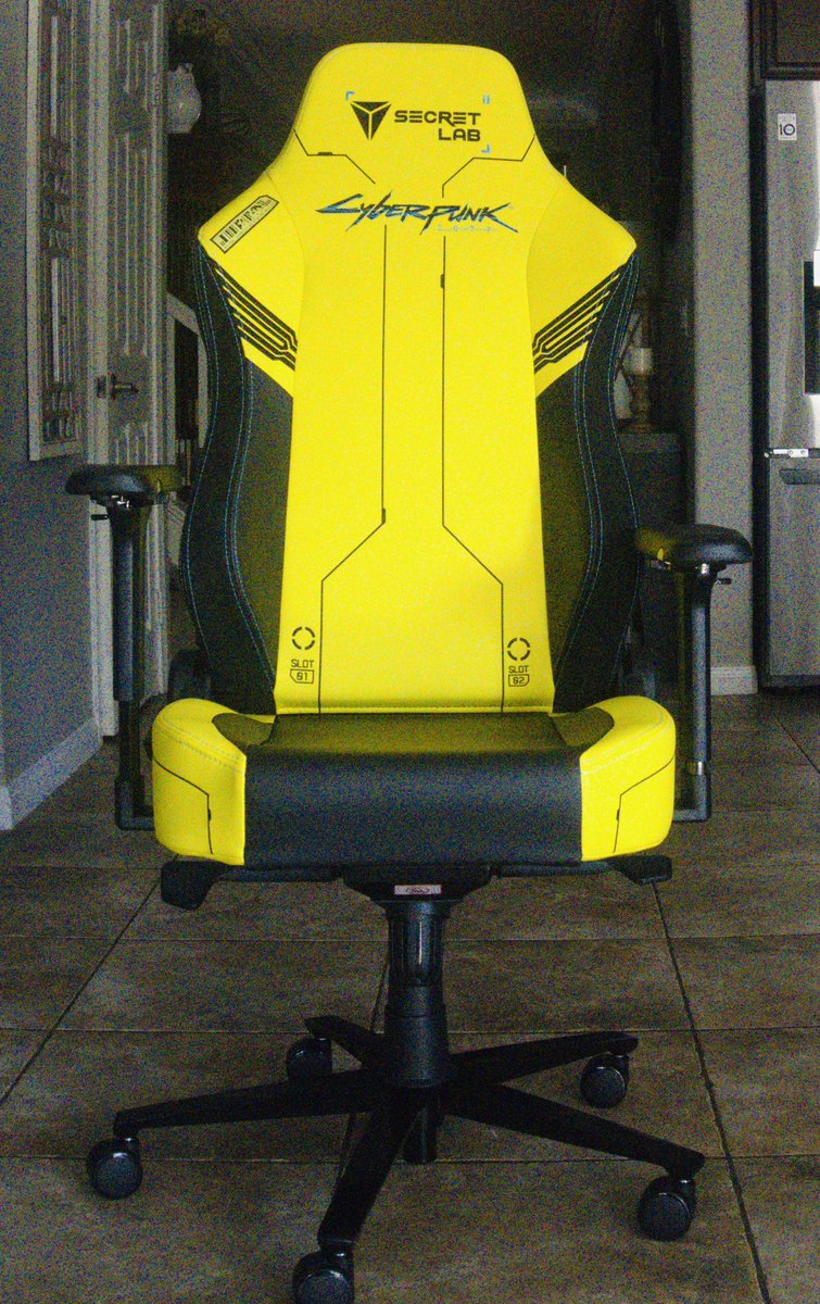 Parris On Twitter What An Awesome Gift And Surprise Thank You Cdprojektred For Sending The Secretlab Cyberpunk 2077 Chair Im In Love You Can Get Secretlabchairs Here Https T Co Rwwu2fxx88 Https T Co G2vi6r6ohe