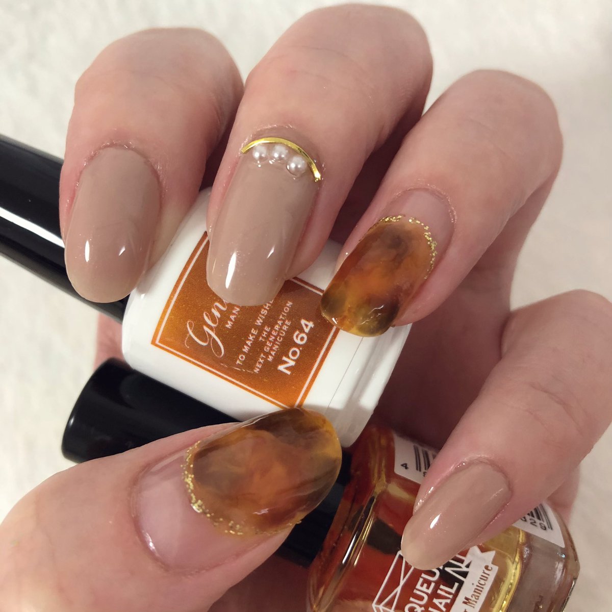 今日はべっこうネイルのやり方を紹介 コゼットジョリのカタカゲナヨビカと リキュー Rabbit のイラスト