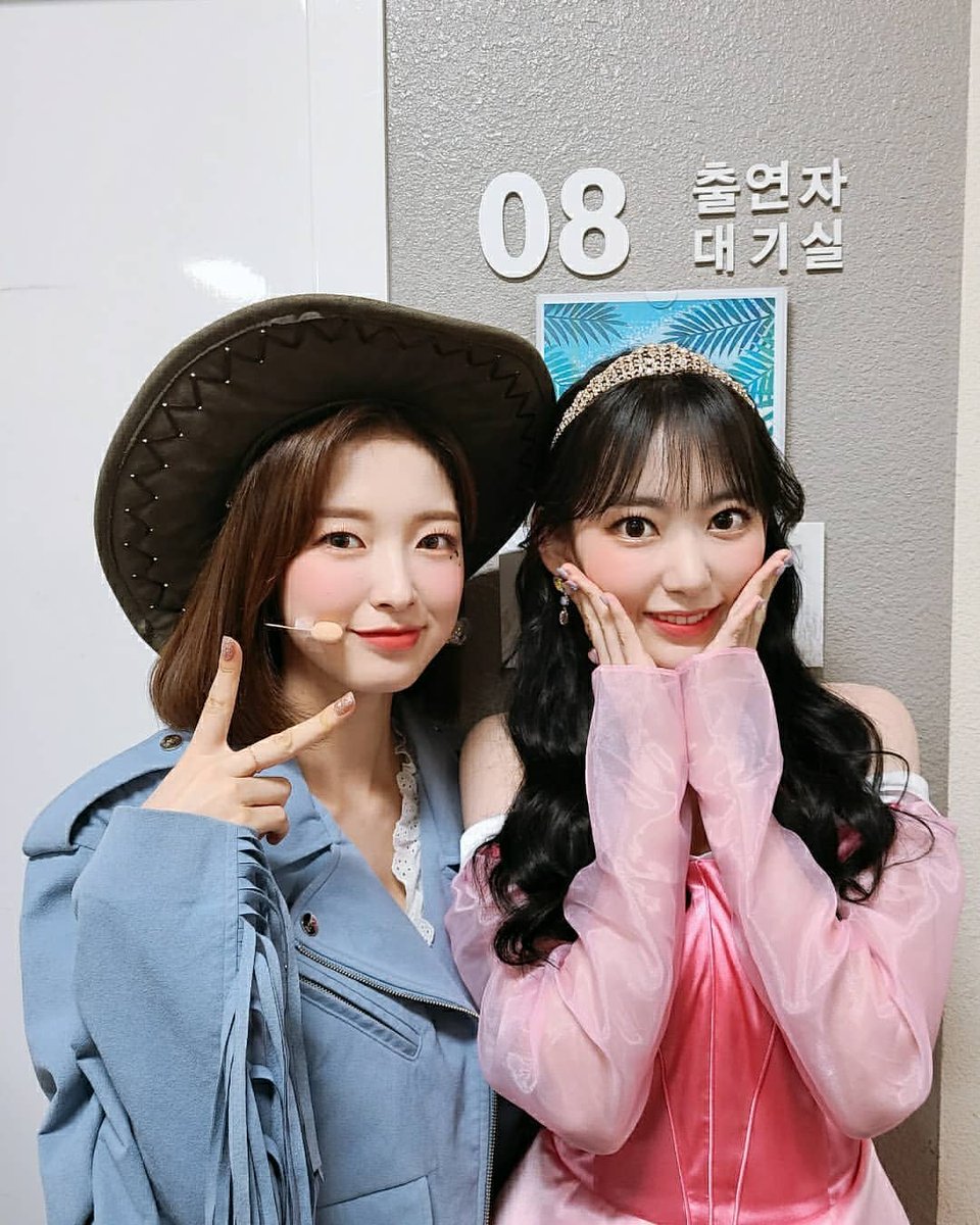260620 | OH MY GIRL Arin Instagram Güncellemesi | #Sakura 🌸 

“Girl's World izlerken eğlendiğini söylediğin için teşekkürler:)♡ Sakura-chan için de fighting!♡ #izone #miyawakisakura #SecretStoryOfTheSwan #ÇokGüzel💘”

#아이즈원 #アイズワン
#IZONE_OneiricDiary <a href="/official_izone/">official_IZONE</a>
