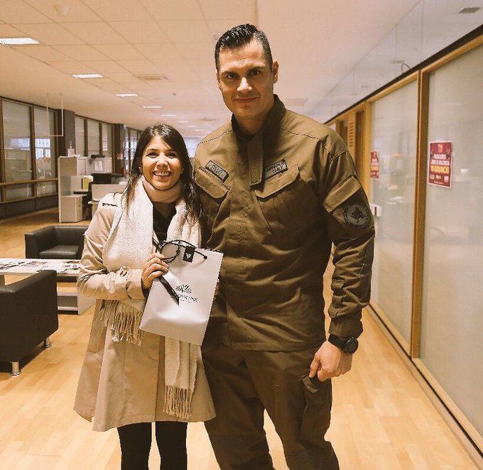 PiensaPrensa's tweet photo. CONFIRMADO. Claudio Crespo Guzmán (G-3) Fue dado DE BAJA por descargar en su computador los video de su cámara de servicio (gopro) el día que dispararó 170 veces su escopeta -día que cegaron a Gustavo Gatica- en calle Carabineros de Chile misma hora ⬇️ https://t.co/z3HHDq0nEa https://t.co/DusFaynOkL